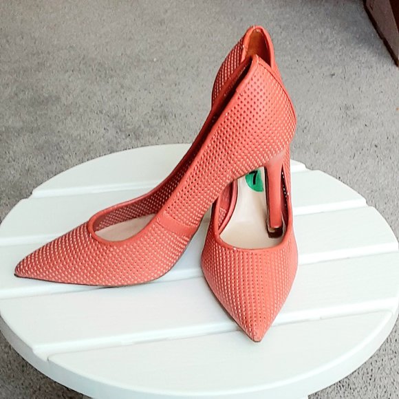 Guess, Size7, Color Carrot - Picture 1 of 6